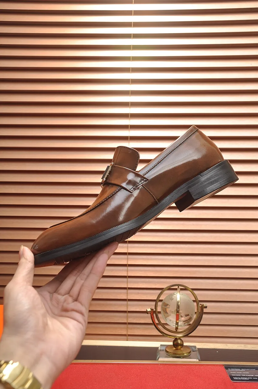 Men's shoes💰460💶[HERMES] (sheepskin lining)🍀Italian top luxury🍀He does not pursue novel styles and gorgeous colors, but attracts the favor of successful men with his flawless, elegant and classic style! This very, very comfortable, simple and stable style makes it easy to match any style! The pattern is absolutely 1:1 refined from the original case, and we strive for excellence in materials, imported cowhide + sheepskin lining💪💪💪extraordinary texture👍! .Black Brown Size: 38-45 (45 customized)